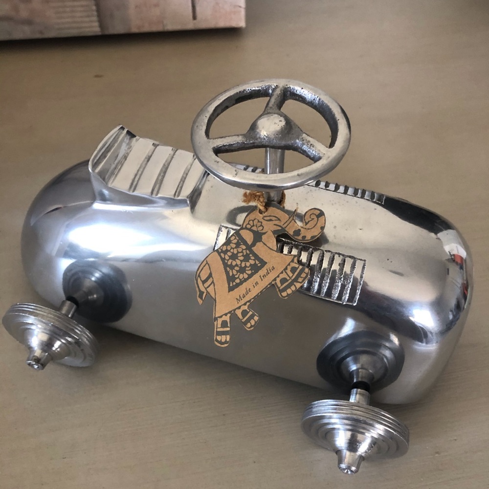 ♣️ Vintage Design Toy Car